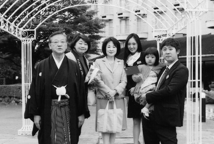 杉田憲康社長と家族の皆さん （左から二人目が杉田茂実埼玉県議会議員）。