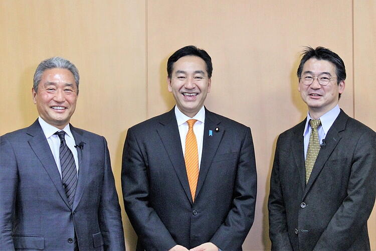 左から／内田士郎氏、山際大志郎氏、森本英香氏