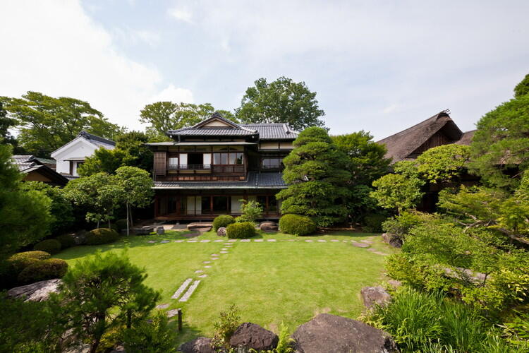 重要文化財・旧遠山家住宅（写真提供：公益財団法人遠山記念館）